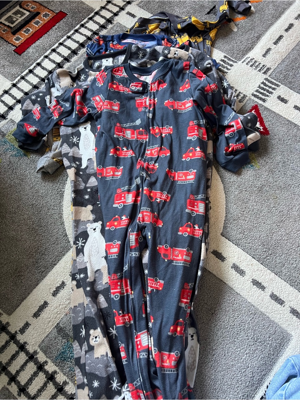 Set of 6 Boys Onsie Pajamas in size 5T